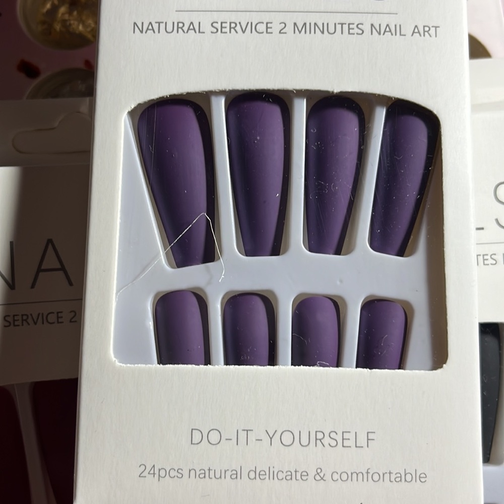 5 colour press on nail with 2 box gold &siver charms